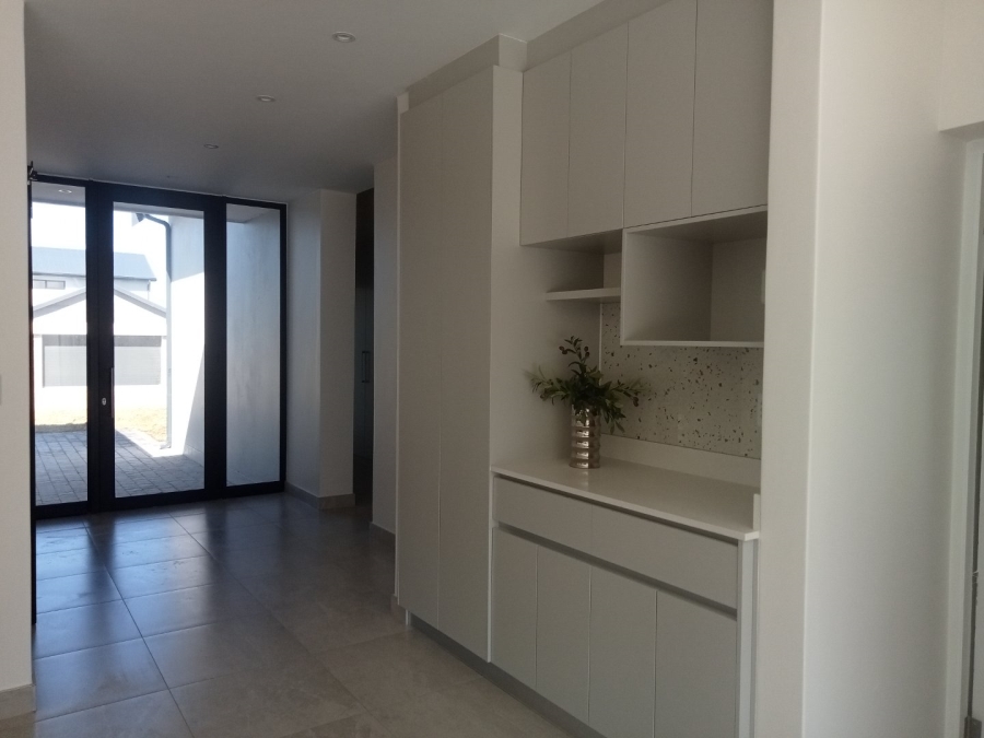 To Let 3 Bedroom Property for Rent in Le Grand Golf Estate Western Cape